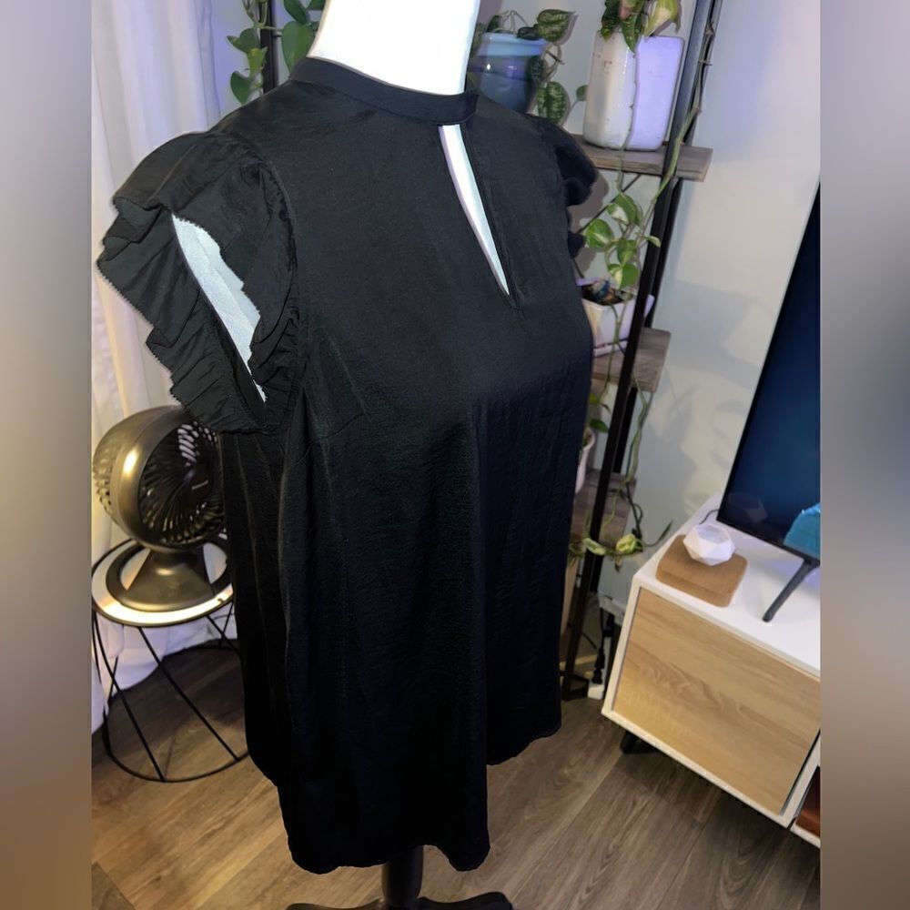 Darling black top size medium - Picture 5 of 7